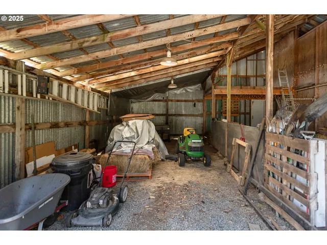 $685,000 | 89312 Territorial Highway, Elmira, OR 97437