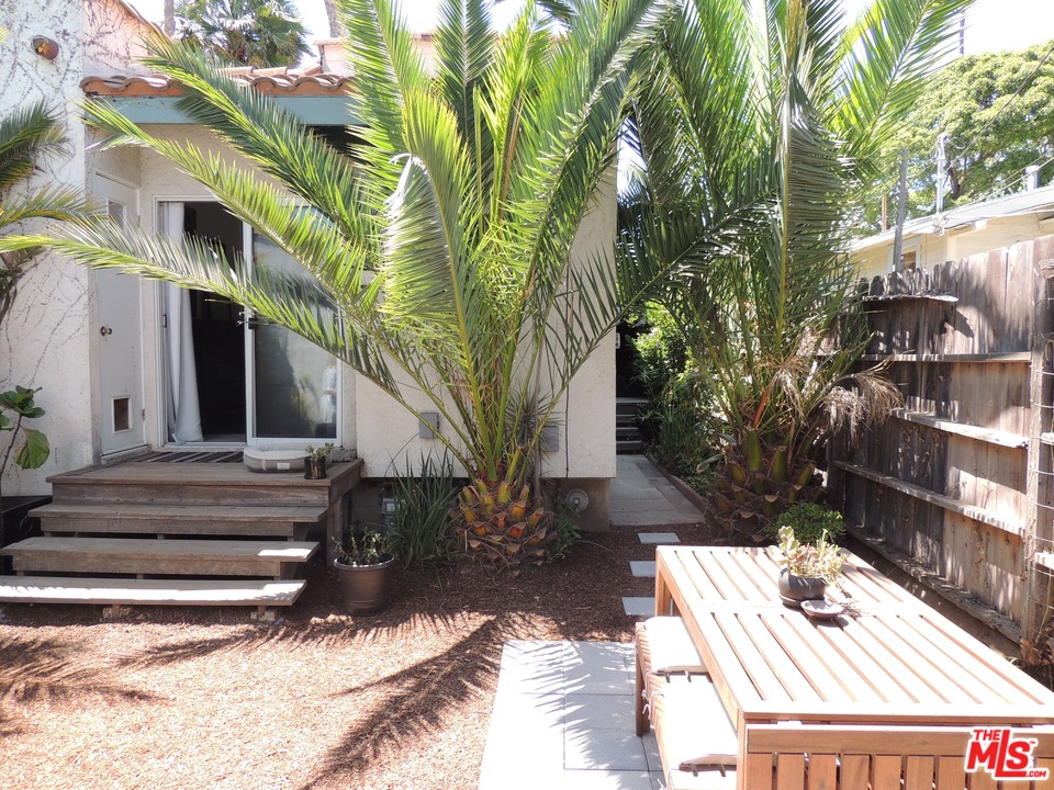 908 Victoria Avenue Venice, CA 90291 - Photo 11 of 25 a view of outdoor space yard and patio