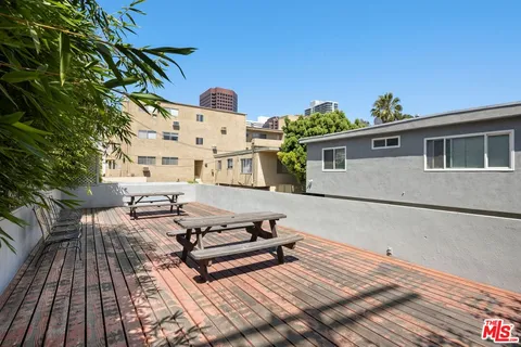 $4,250,000 | 11921 Goshen Avenue, Los Angeles, CA 90049