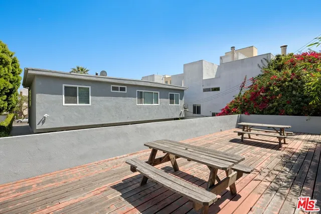 $4,250,000 | 11921 Goshen Avenue, Los Angeles, CA 90049