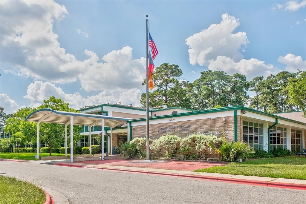 1006 Golden Nectar Houston, TX 77008 - Photo 9 of 10 zoned to Sinclair Elementary