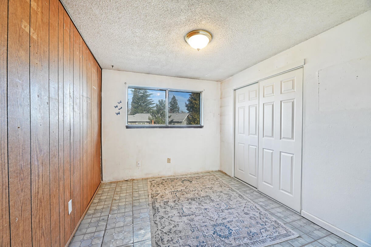 3620 Hilsinger Road Phoenix, OR 97535 - Photo 9 of 21 Bedroom1