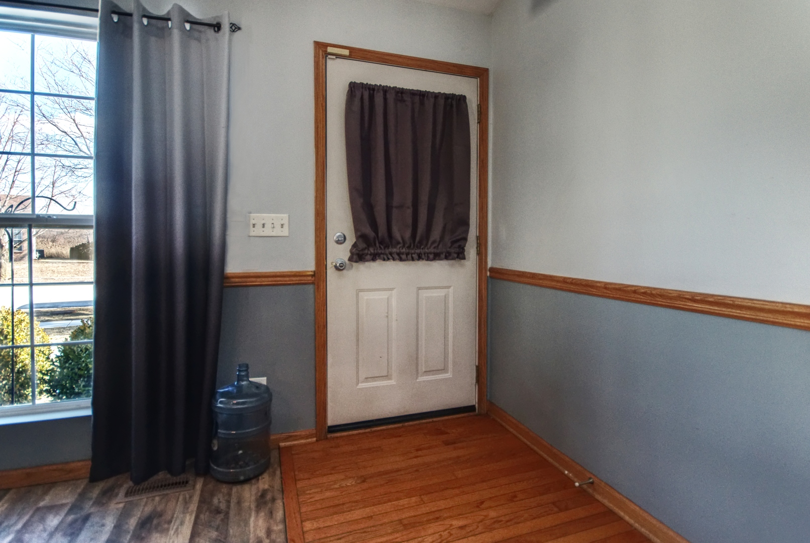 917 Prairie Path Lane Joliet, IL 60436 - Photo 2 of 24