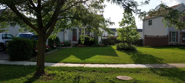 $330,000 | 917 Prairie Path Lane, Joliet, IL 60436