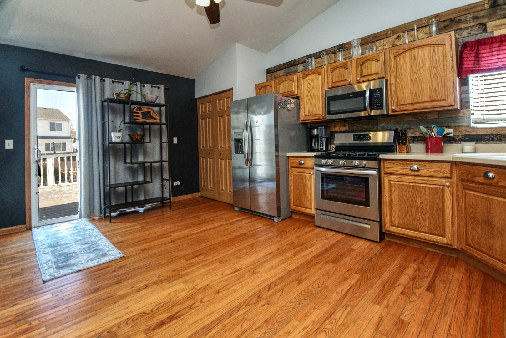 917 Prairie Path Lane Joliet, IL 60436 - Photo 4 of 24