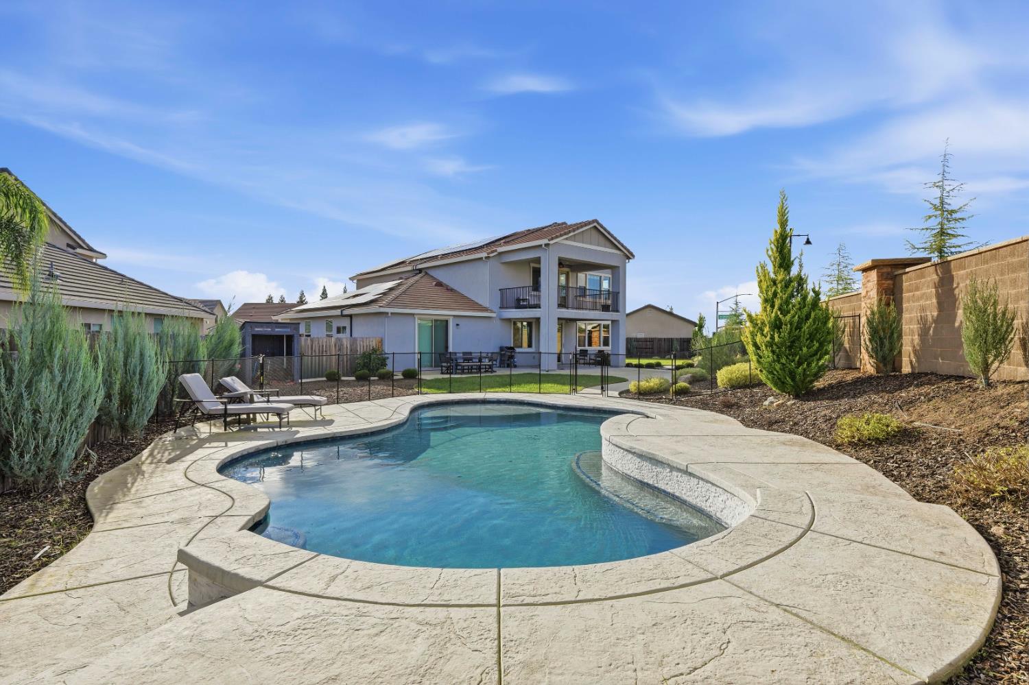 810 Broken Bit Court Rocklin, CA 95765 - Photo 41 of 47 a view of a house with swimming pool and sitting area
