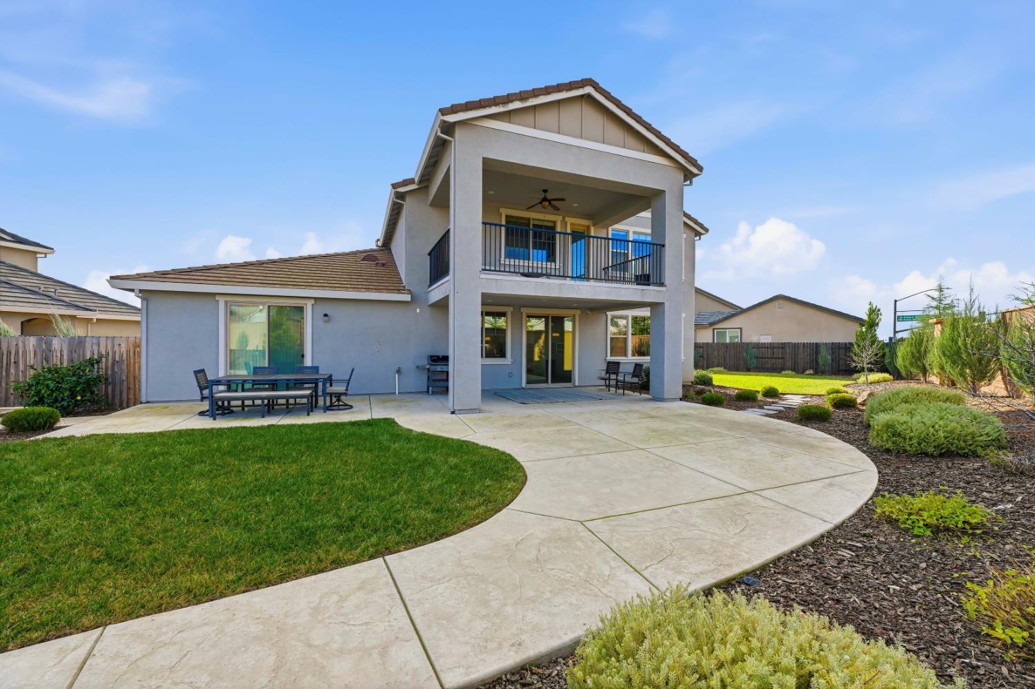810 Broken Bit Court Rocklin, CA 95765 - Photo 45 of 47 a view of outdoor space yard and swimming pool
