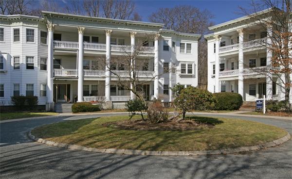 142 Middlesex Road, Unit 1 Newton, MA 02467 - Photo 2 of 9