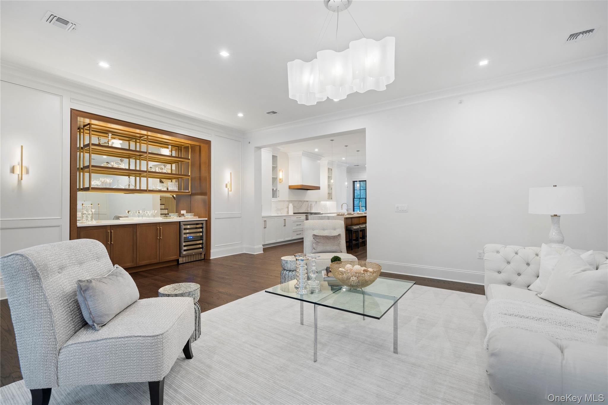 133 Spring Road, Unit 1 Huntington, NY 11743 - Photo 21 of 45 Gallery Image 21