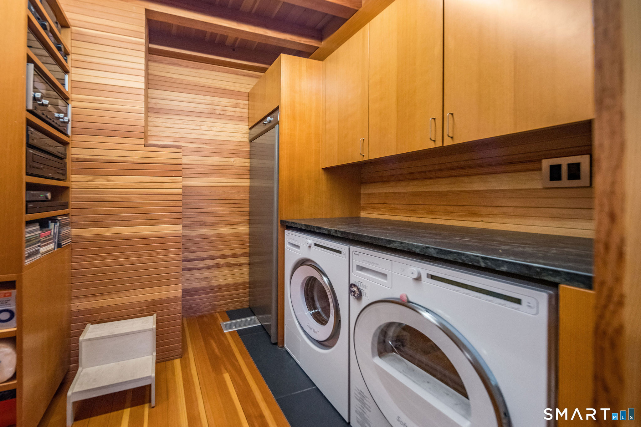 61 Hartford Avenue Madison, CT 06443 - Photo 36 of 75