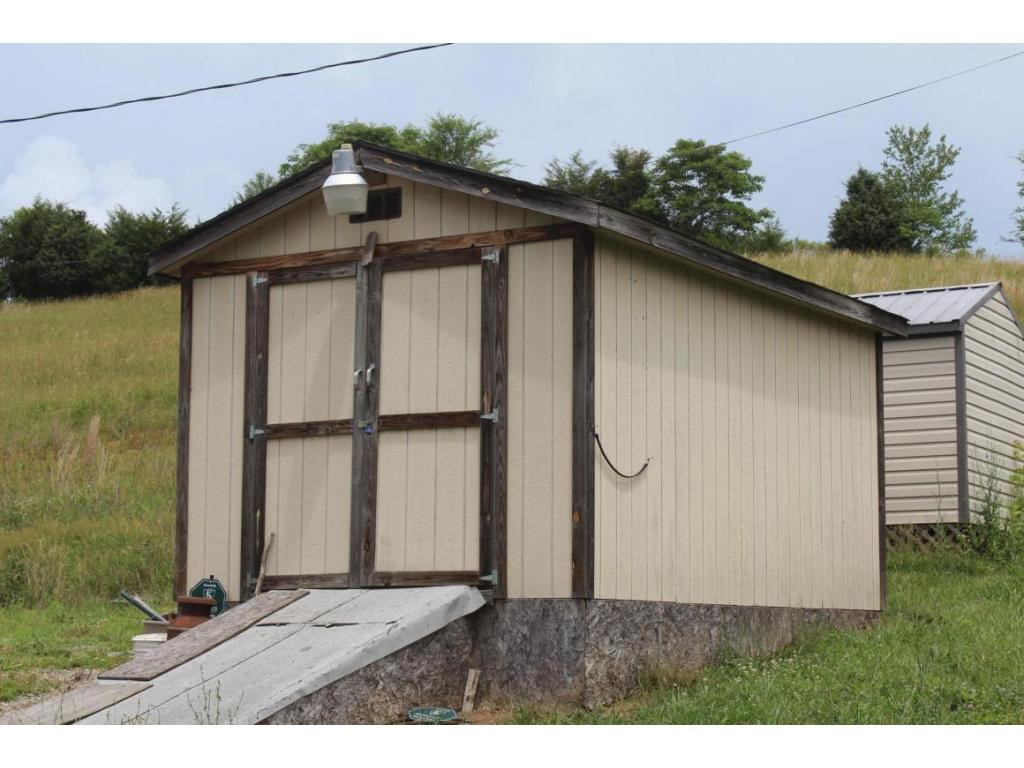1740 South Wesley Chapel Road Greeneville, TN 37745 - Photo 18 of 24 Photo 18