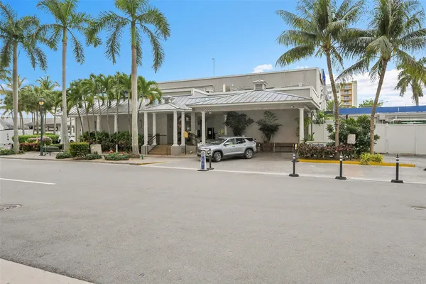 $375,000 | 3020 Northeast 32nd Avenue, Unit 805, Fort Lauderdale, FL 33308