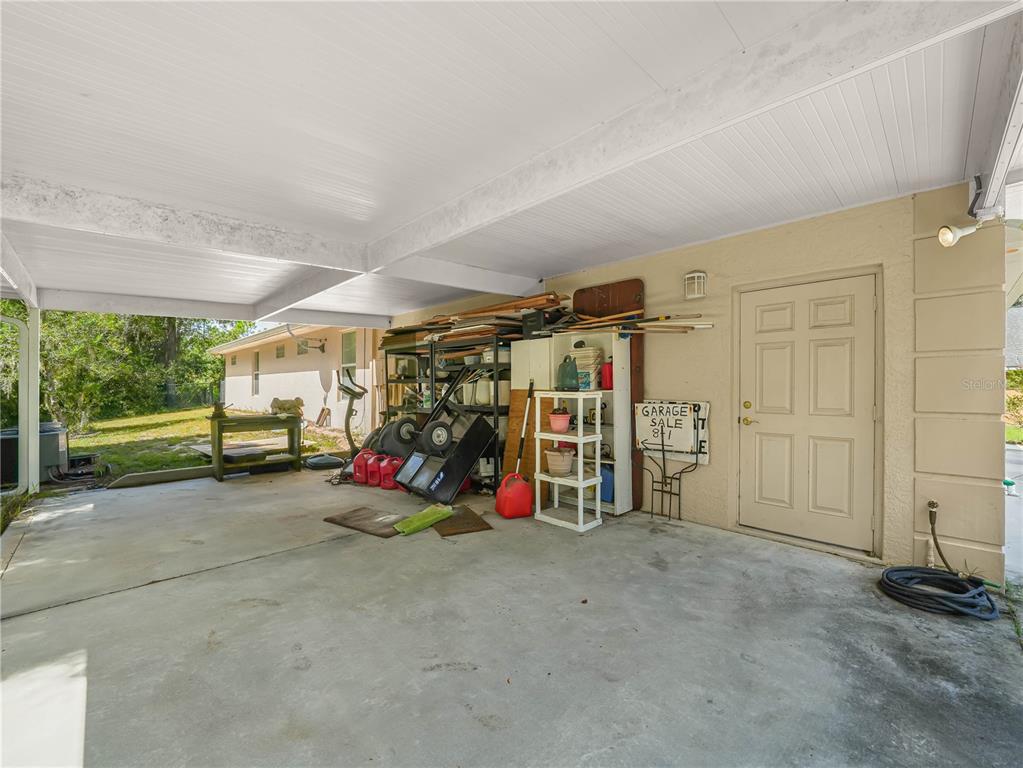 5001 Lakewood Road Sebring, FL 33875 - Photo 22 of 28 a view of a room with gym equipment