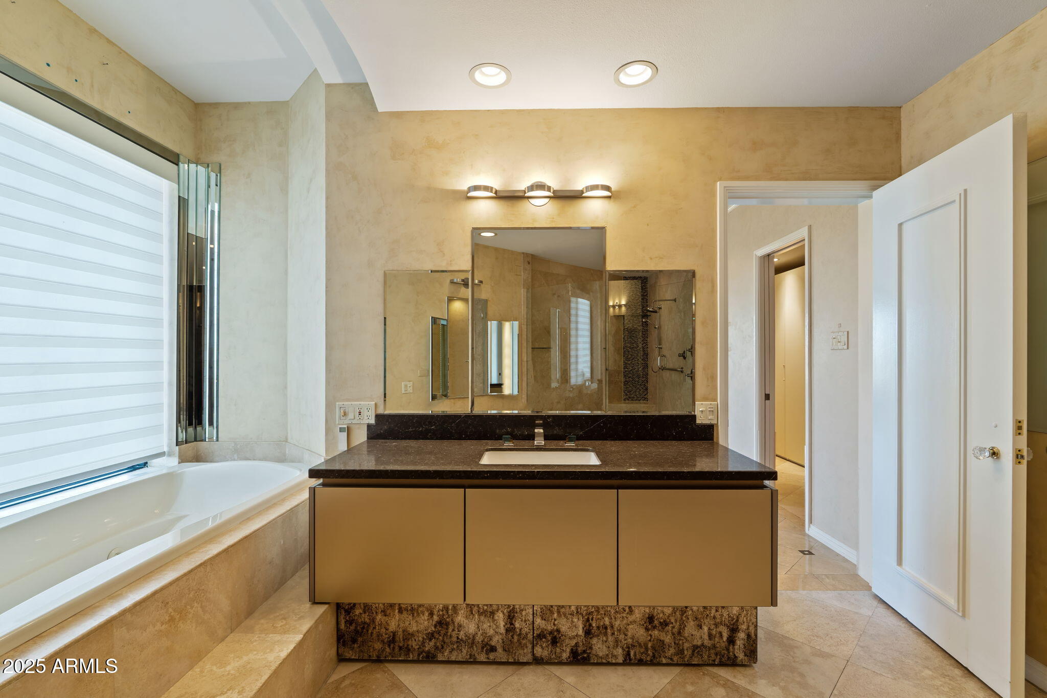 1040 East Osborn Road, Unit 1602 Phoenix, AZ 85014 - Photo 32 of 66 38-web-or-mls-DSC_1038