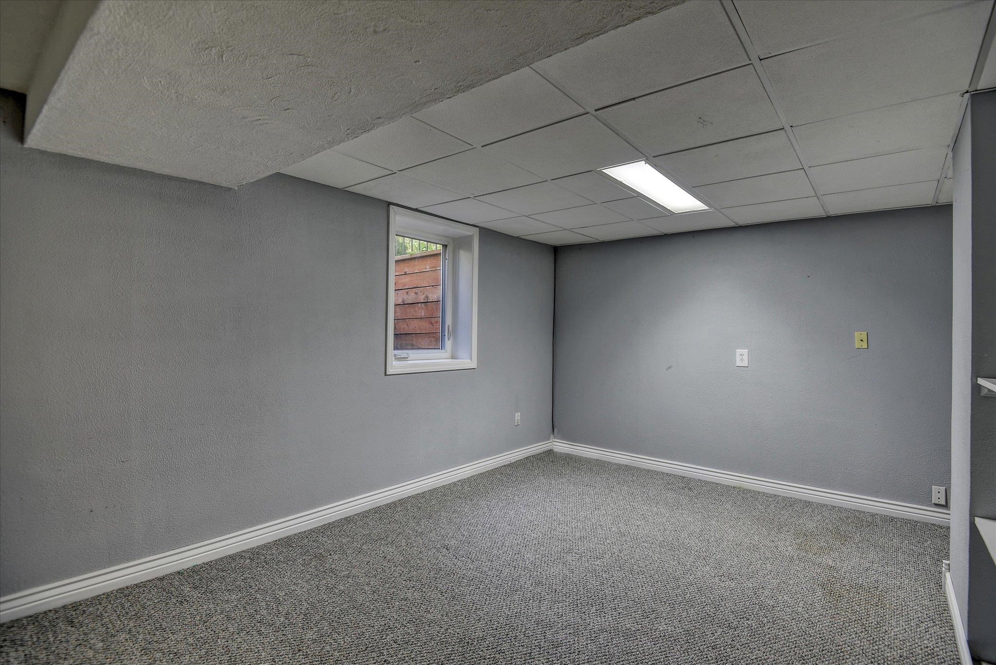 3010 West Bismark Avenue Spokane, WA 99205 - Photo 16 of 29