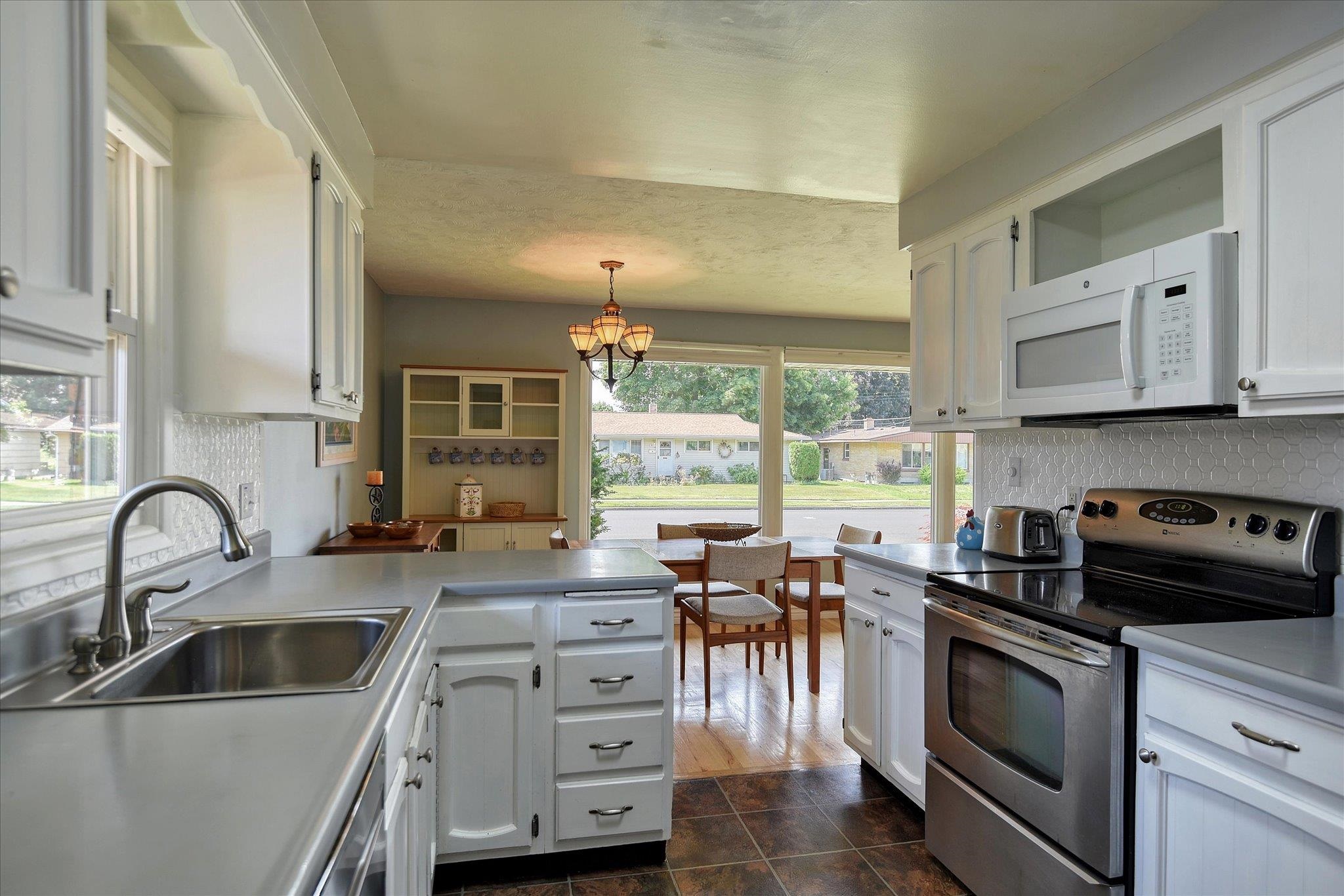 3010 West Bismark Avenue Spokane, WA 99205 - Photo 10 of 29