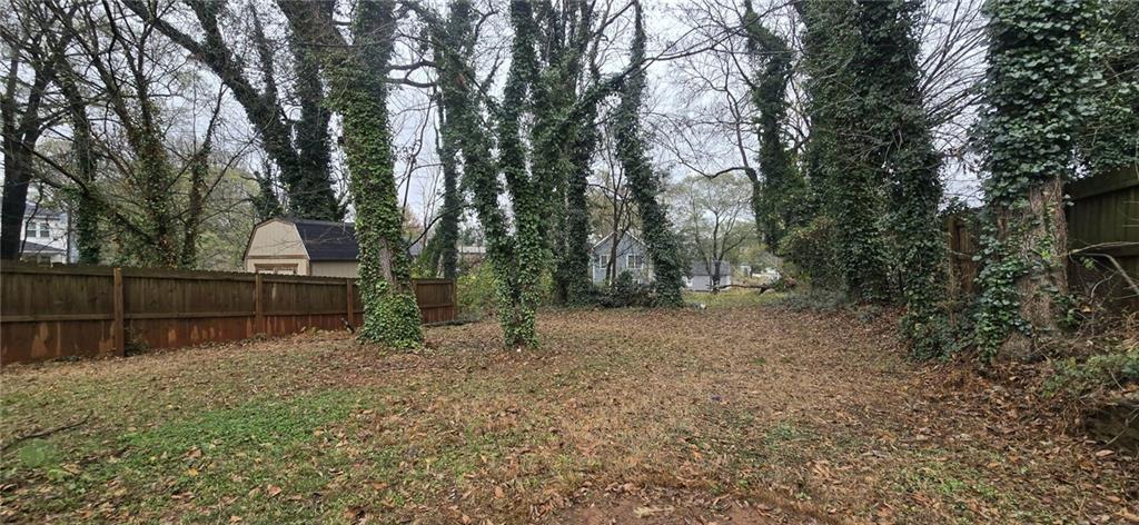 762 Cooper Street Southwest Atlanta, GA 30315 - Photo 38 of 43 a view of backyard with green space