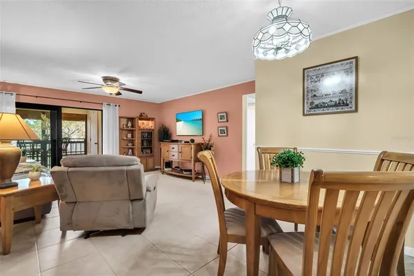 $215,000 | 2700 Nebraska Avenue, Unit 5205, Palm Harbor, FL 34684