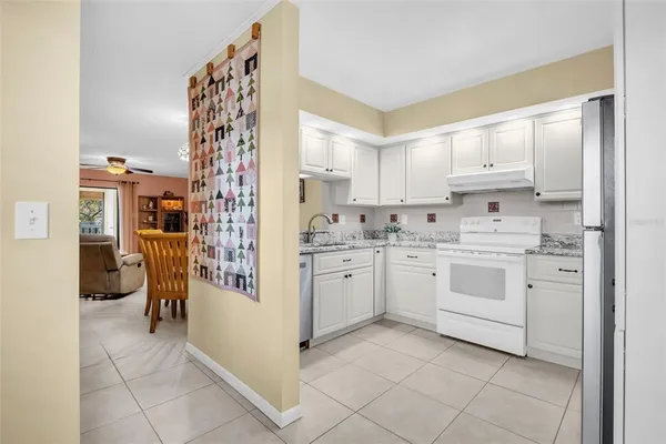 $215,000 | 2700 Nebraska Avenue, Unit 5205, Palm Harbor, FL 34684