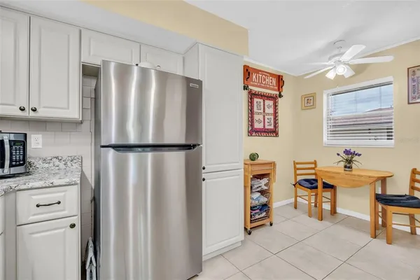 $215,000 | 2700 Nebraska Avenue, Unit 5205, Palm Harbor, FL 34684