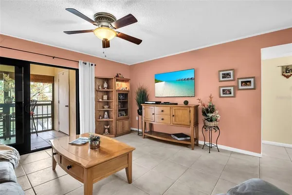 $215,000 | 2700 Nebraska Avenue, Unit 5205, Palm Harbor, FL 34684