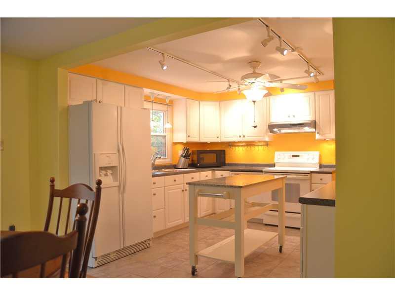 307 Foxcroft Road Pittsburgh, PA 15220 - Photo 16 of 23 Kitchen.
