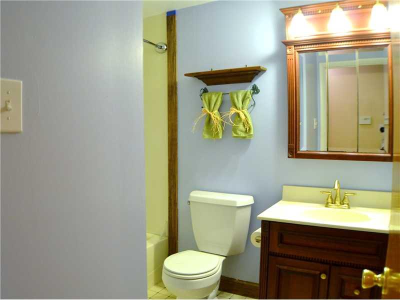 307 Foxcroft Road Pittsburgh, PA 15220 - Photo 19 of 23 Full Bath.