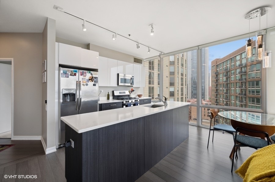 653 North Kingsbury Street, Unit 1401 Chicago, IL 60654 - Photo 7 of 22