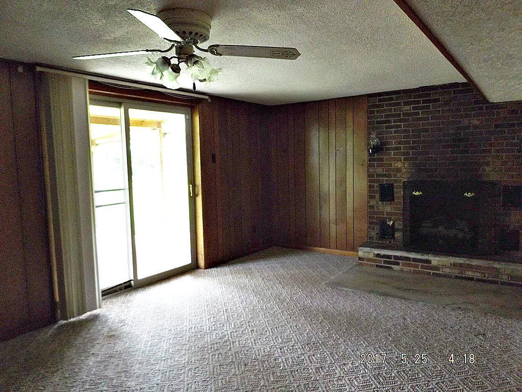 161 George Bowers Road Elizabethton, TN 37643 - Photo 7 of 18 Family Room