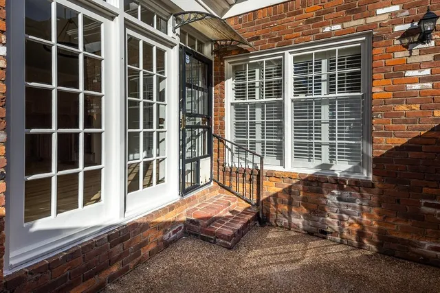 $429,900 | 4745 Aynsley Drive, Memphis, TN 38117