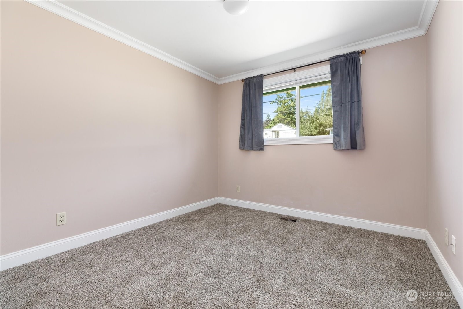 1319 Swantown Road Oak Harbor, WA 98277 - Photo 14 of 26 Gallery Image 14