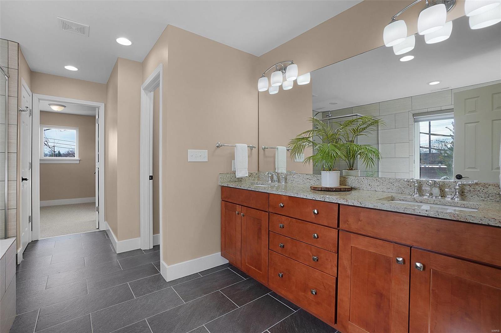 10313 Cable Avenue St. Louis, MO 63131 - Photo 16 of 38