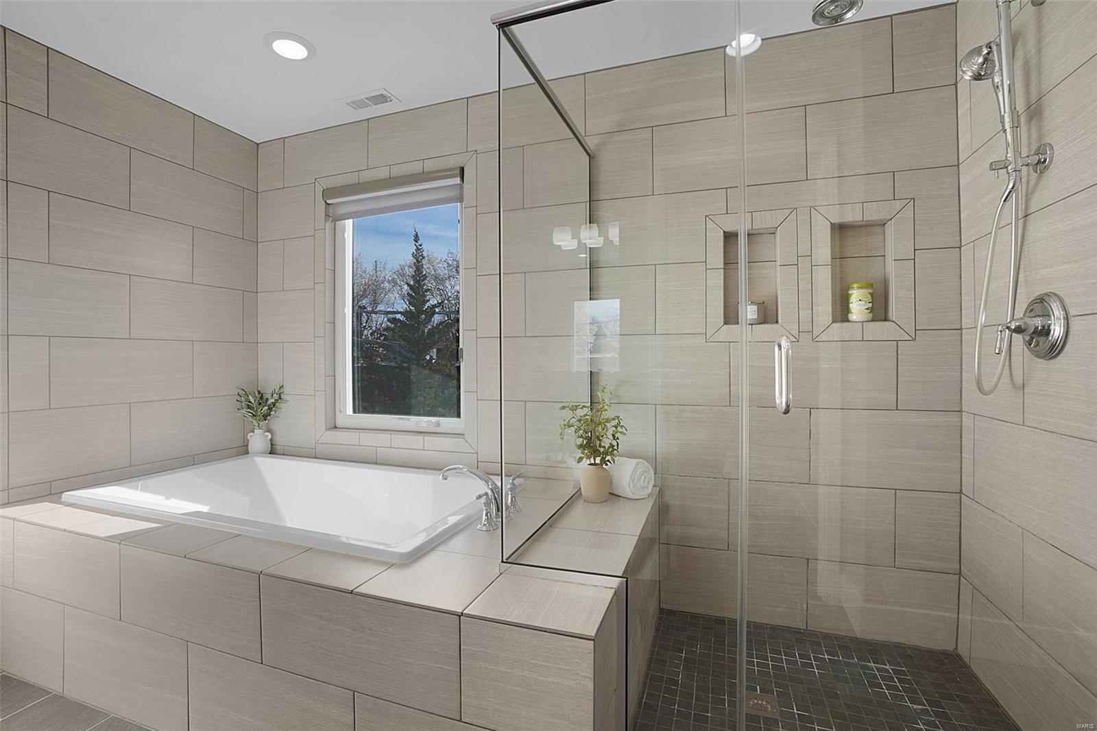 10313 Cable Avenue St. Louis, MO 63131 - Photo 17 of 38