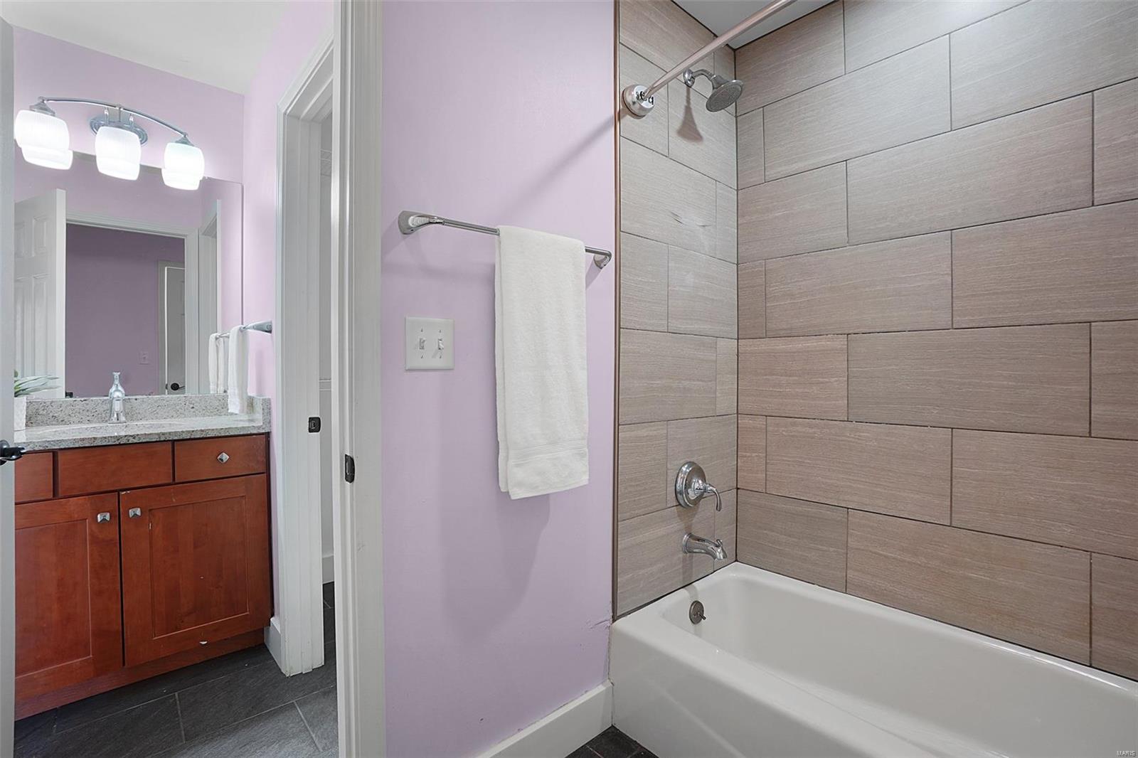 10313 Cable Avenue St. Louis, MO 63131 - Photo 26 of 38