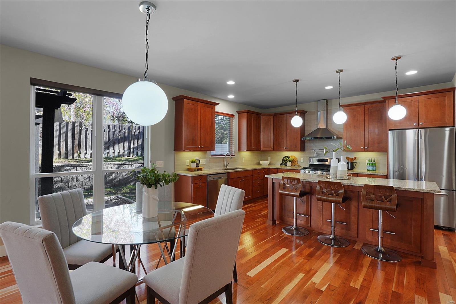 10313 Cable Avenue St. Louis, MO 63131 - Photo 3 of 38