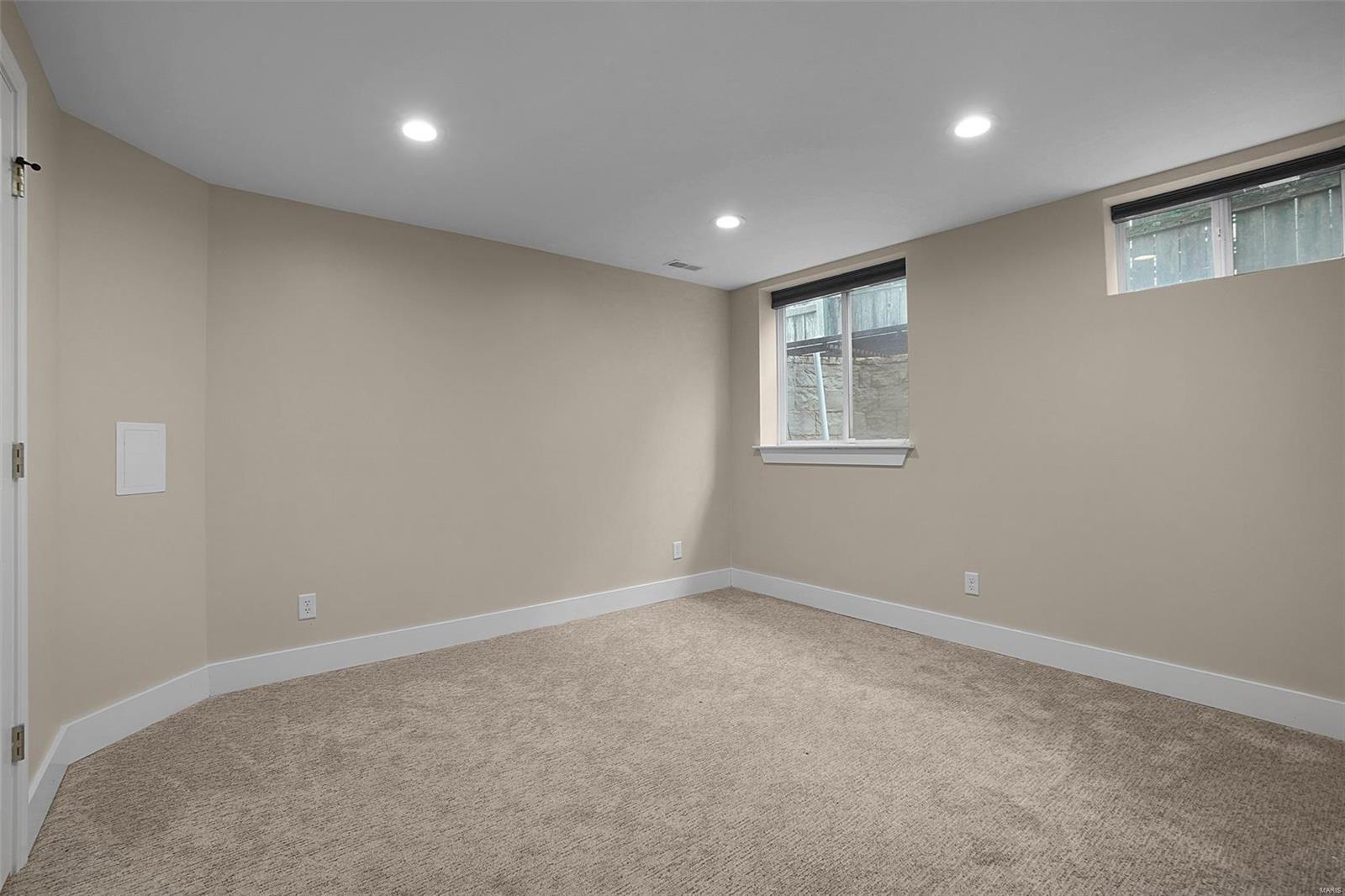 10313 Cable Avenue St. Louis, MO 63131 - Photo 32 of 38