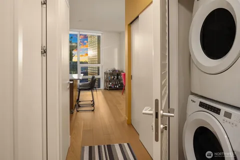 $1,299,950 | 121 Stewart Street, Unit 2501, Seattle, WA 98101