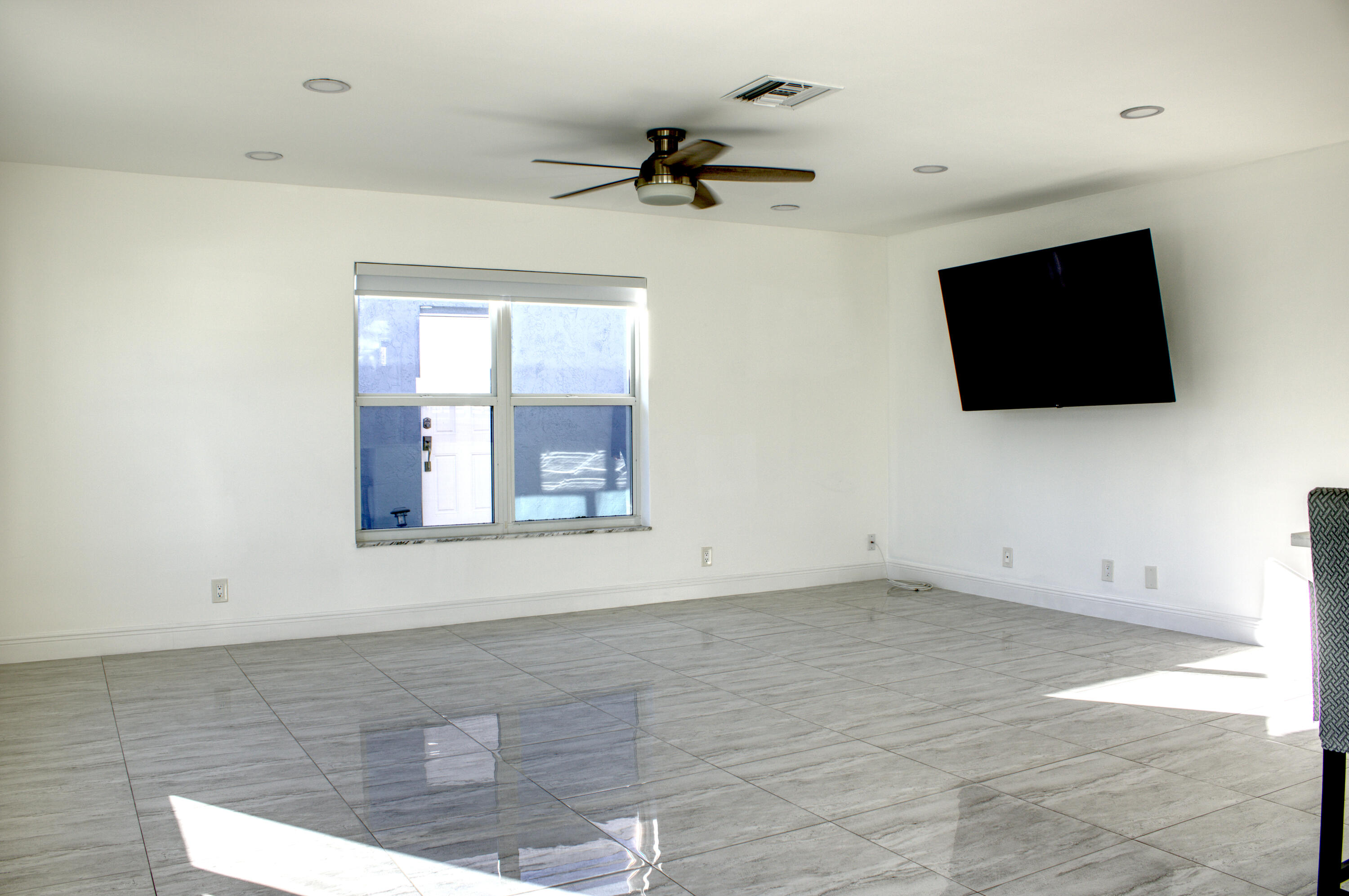 517 Northwest 52nd Street Boca Raton, FL 33487 - Photo 3 of 18 Living area.