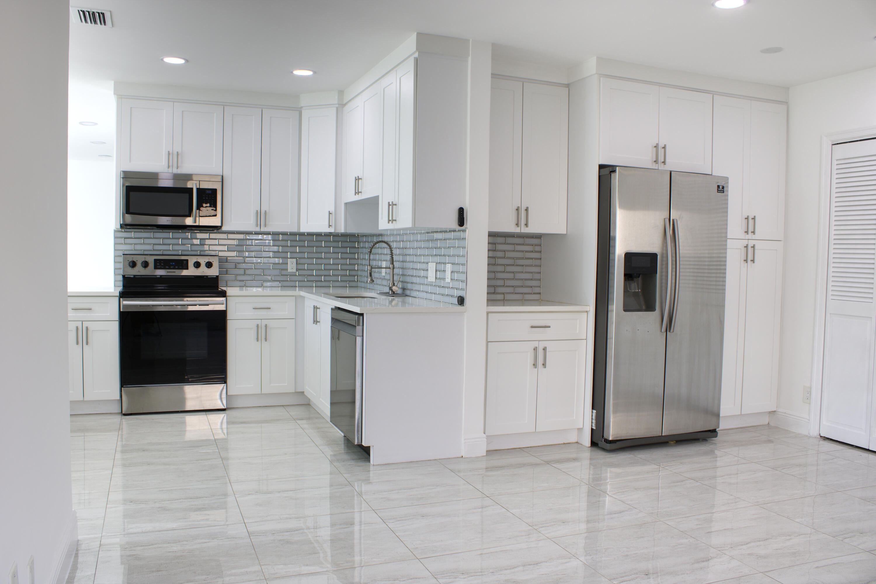 517 Northwest 52nd Street Boca Raton, FL 33487 - Photo 7 of 18 Kitchen.