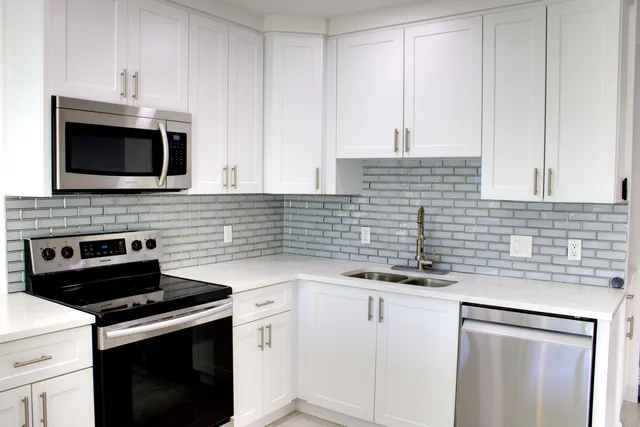 $4,700 | 517 Northwest 52nd Street, Boca Raton, FL 33487