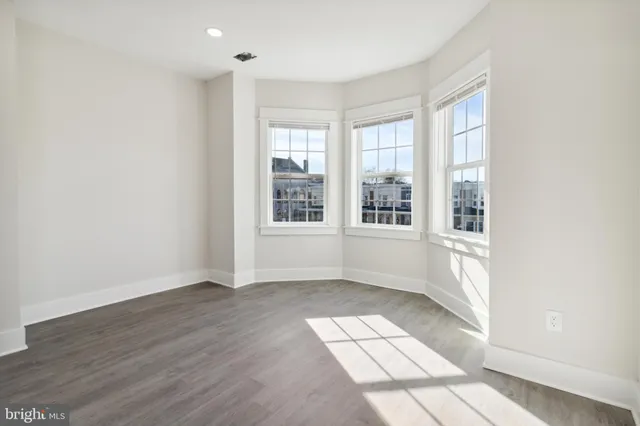 $250,000 | 4033 Park Heights Avenue, Baltimore, MD 21215