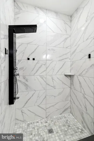 $250,000 | 4033 Park Heights Avenue, Baltimore, MD 21215