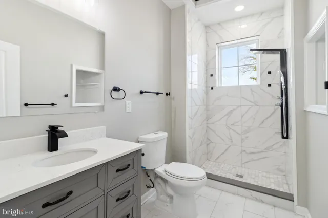 $250,000 | 4033 Park Heights Avenue, Baltimore, MD 21215