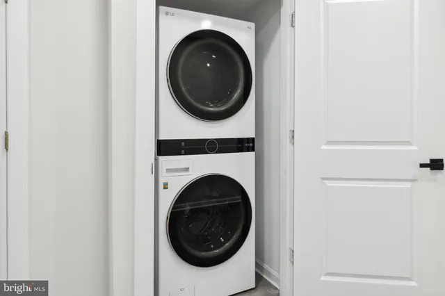 $250,000 | 4033 Park Heights Avenue, Baltimore, MD 21215