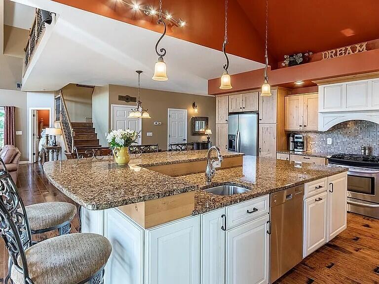 3518 East Long Lake Road Harrison, MI 48625 - Photo 13 of 97 Kitchen