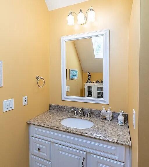 3518 East Long Lake Road Harrison, MI 48625 - Photo 27 of 97 2nd Floor Bathroom
