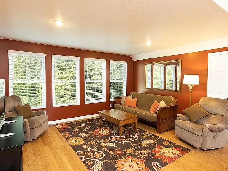 3518 East Long Lake Road Harrison, MI 48625 - Photo 43 of 97 Guest House Living Room
