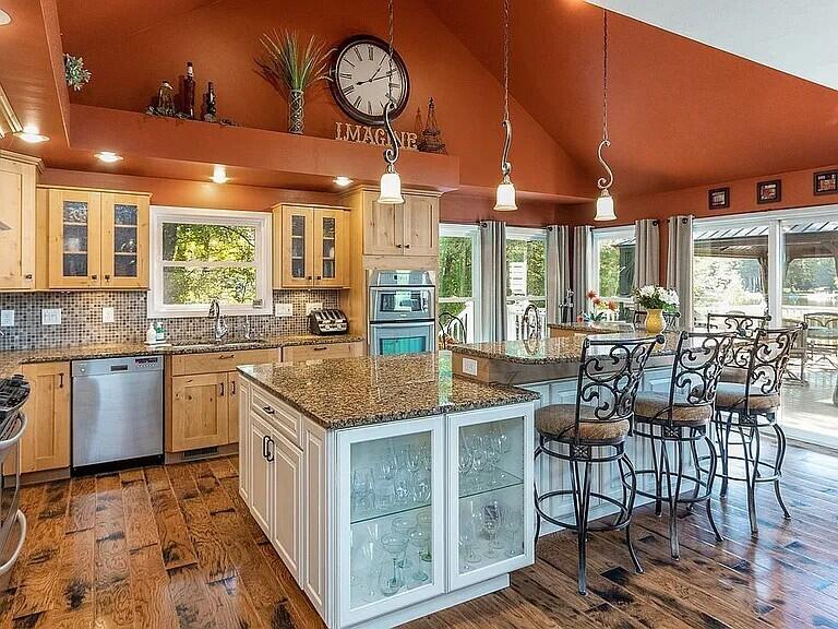 3518 East Long Lake Road Harrison, MI 48625 - Photo 5 of 97 Kitchen