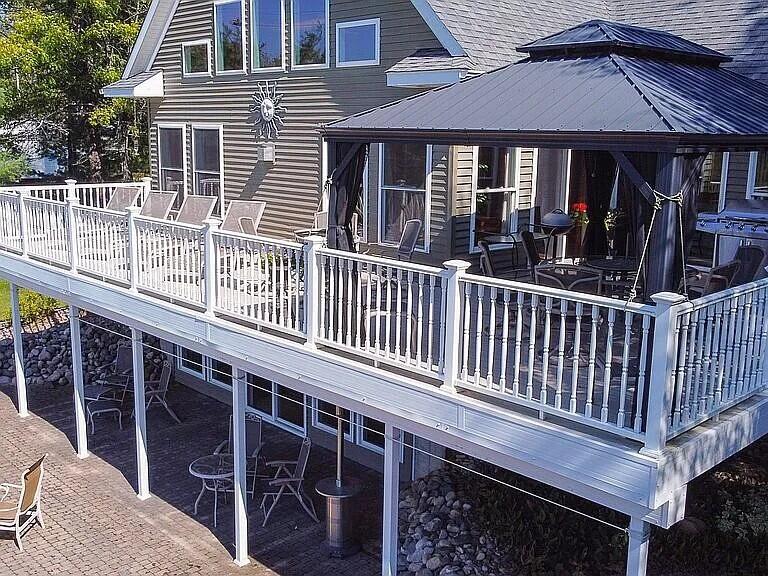 3518 East Long Lake Road Harrison, MI 48625 - Photo 73 of 97 Back Deck 3