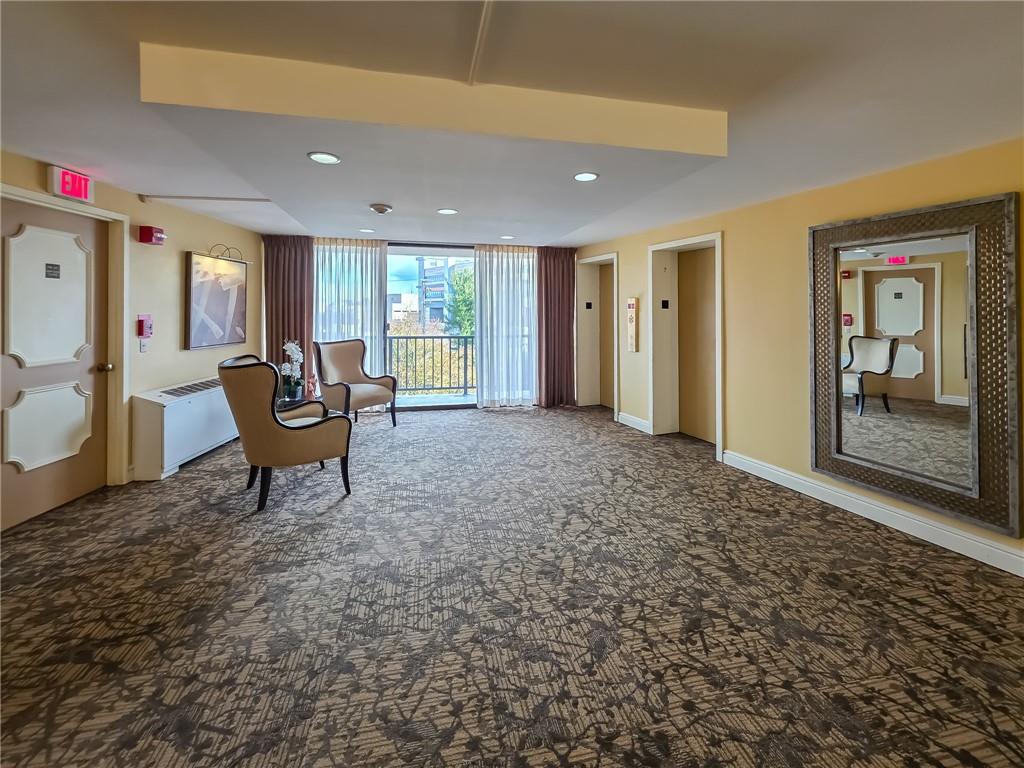 1160 Bower Hill Road, Unit 700C Pittsburgh, PA 15243 - Photo 8 of 35 a living room with furniture
